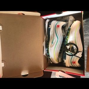 NEW Nike Air Max 97 SE - CZ5607-100 / M 8.5 / W 10